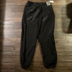 Gap Fit High Rise Quick Dry pants